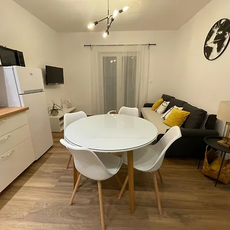 Apartment Tom Mimice